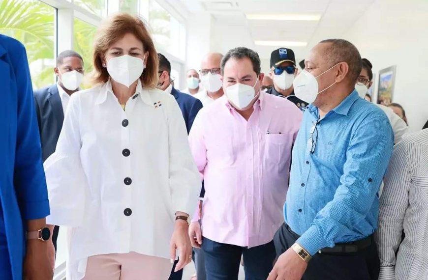 Vicepresidenta y el director del SNS supervisan Unidad de Quimioterapia en el HGENSA