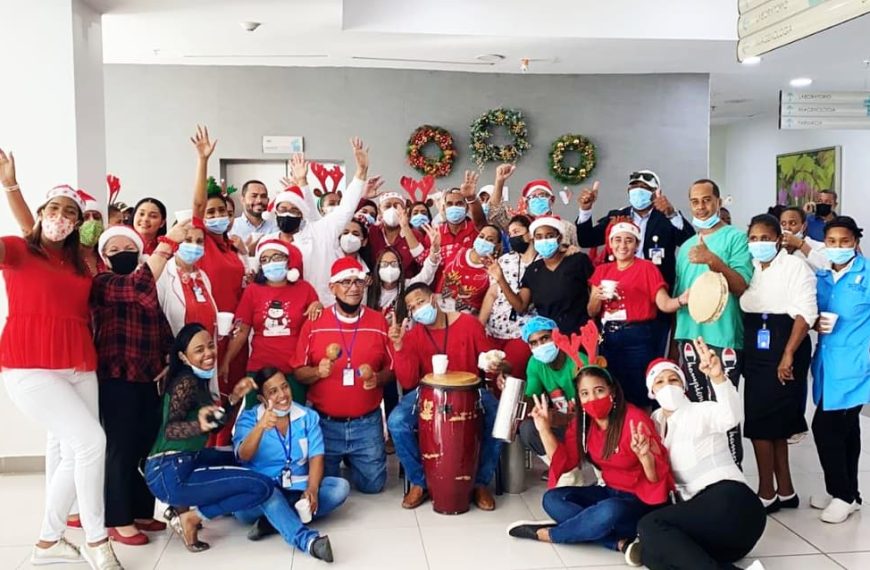 Hospital General y de Especialidades Nuestra Se&ntilde;ora de La Altagracia celebra aguinaldo navide&ntilde;o y lleva alegr&iacute;a a los pacientes
