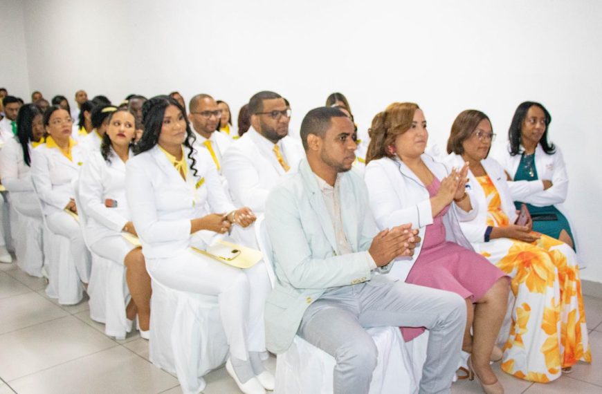 HGENSA y HPMINSA grad&uacute;an 21 m&eacute;dicos residentes en distintas especialidades en su primer ano de promoci&oacute;n.